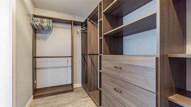 2807 WINDCREST OAKS COURT, Valrico, FL 33594