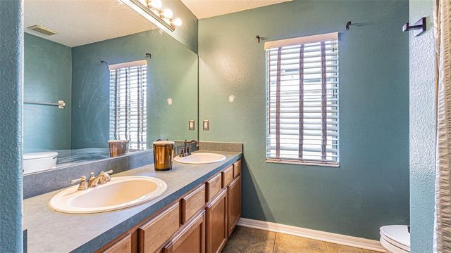 2807 WINDCREST OAKS COURT, Valrico, FL 33594