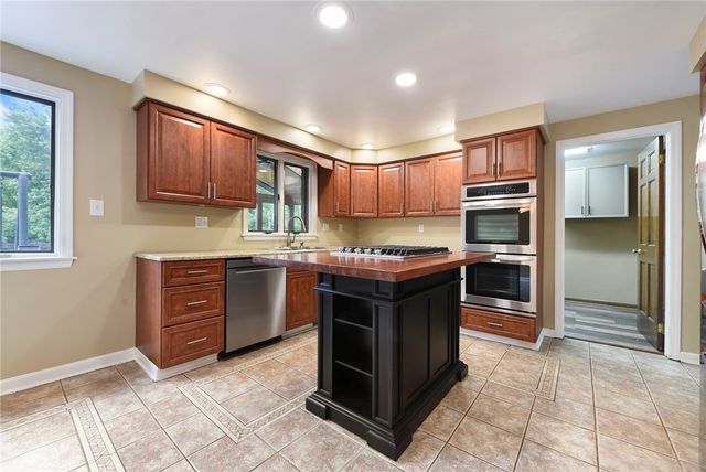 153 Oakwood, Peters Twp, PA 15317