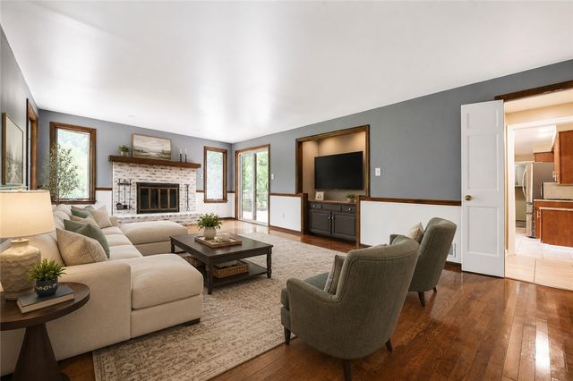 153 Oakwood, Peters Twp, PA 15317