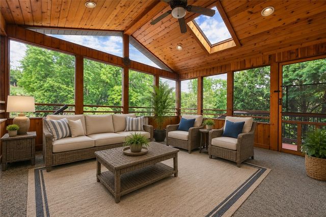153 Oakwood, Peters Twp, PA 15317
