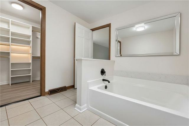 153 Oakwood, Peters Twp, PA 15317