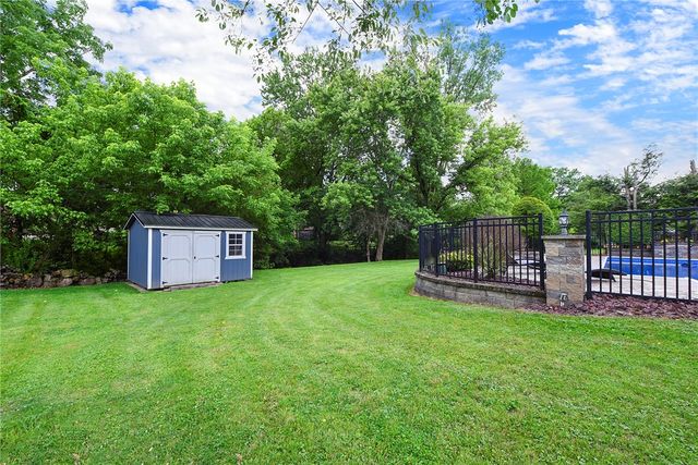 153 Oakwood, Peters Twp, PA 15317