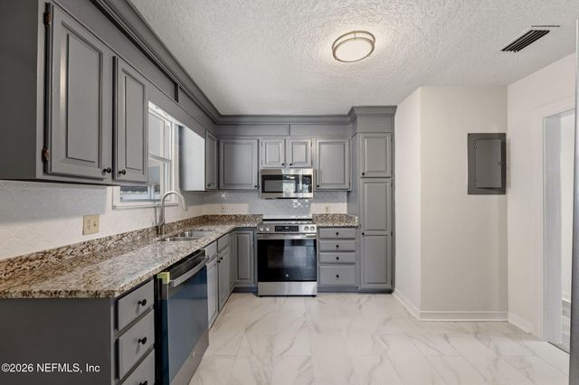 4626 BIRKENHEAD Road, Jacksonville, FL 32210