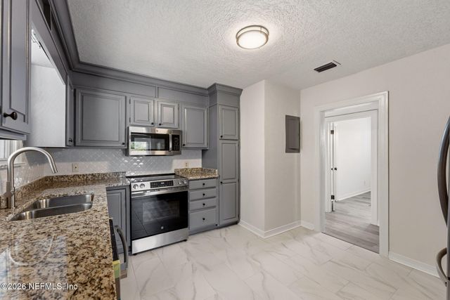 4626 BIRKENHEAD Road, Jacksonville, FL 32210