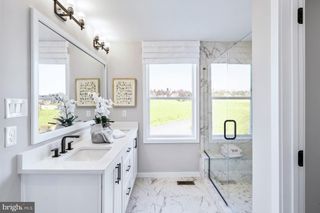 14 GRAYSON LN, Downingtown, PA 19335
