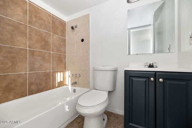 822 E CAROL Avenue, Phoenix, AZ 85020