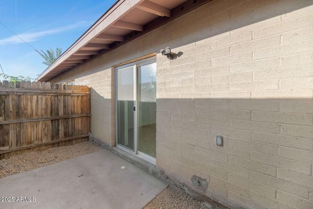 822 E CAROL Avenue, Phoenix, AZ 85020