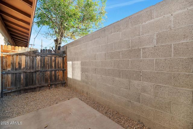 822 E CAROL Avenue, Phoenix, AZ 85020