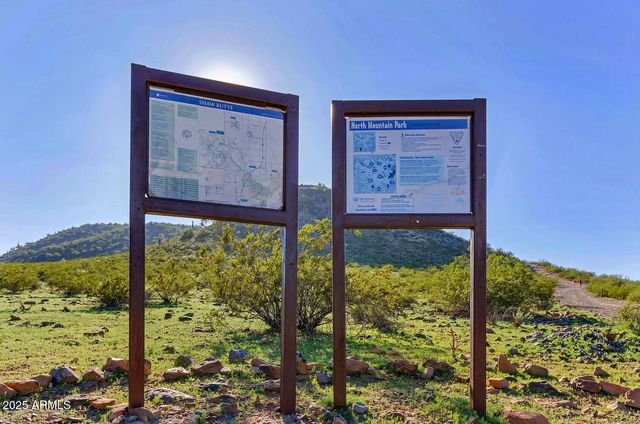 822 E CAROL Avenue, Phoenix, AZ 85020