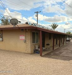 822 E CAROL Avenue, Phoenix, AZ 85020