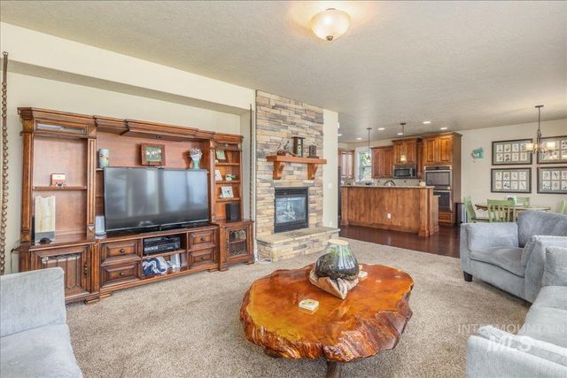 12621 S Carriage Hill Way, Nampa, ID 83686