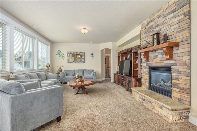 12621 S Carriage Hill Way, Nampa, ID 83686