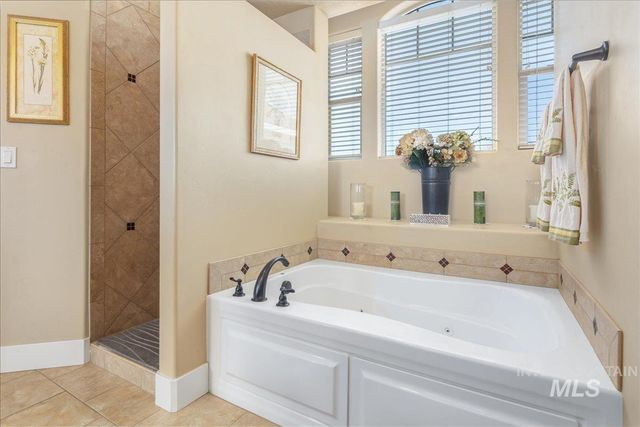 12621 S Carriage Hill Way, Nampa, ID 83686