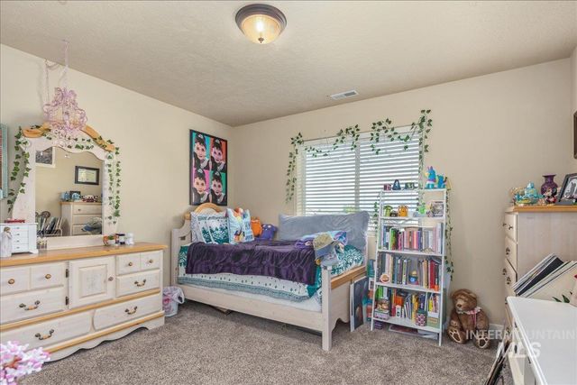 12621 S Carriage Hill Way, Nampa, ID 83686