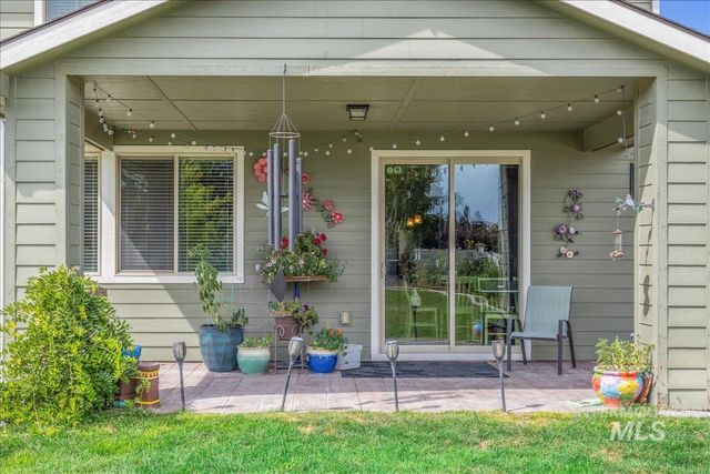 12621 S Carriage Hill Way, Nampa, ID 83686