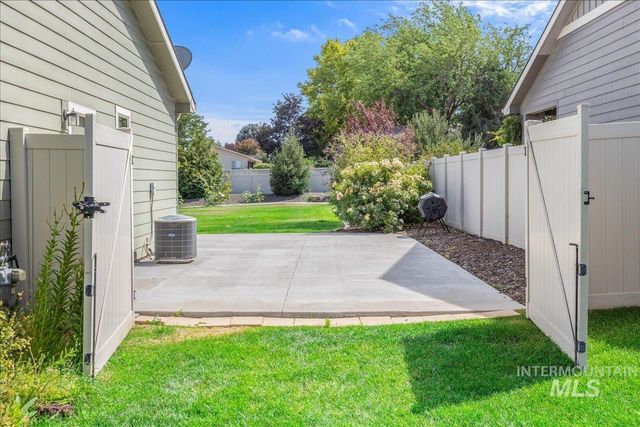 12621 S Carriage Hill Way, Nampa, ID 83686