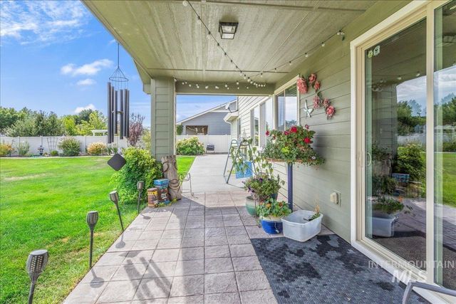 12621 S Carriage Hill Way, Nampa, ID 83686