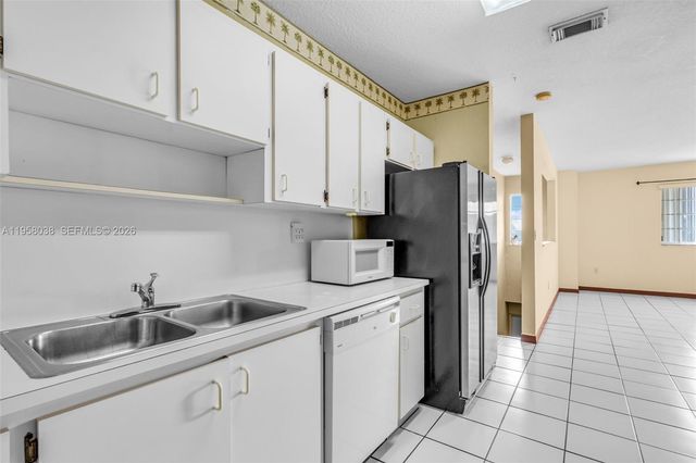 10285 NW 80th Ct 207, Hialeah Gardens, FL 33016