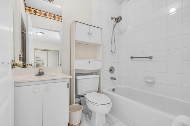 10285 NW 80th Ct 207, Hialeah Gardens, FL 33016