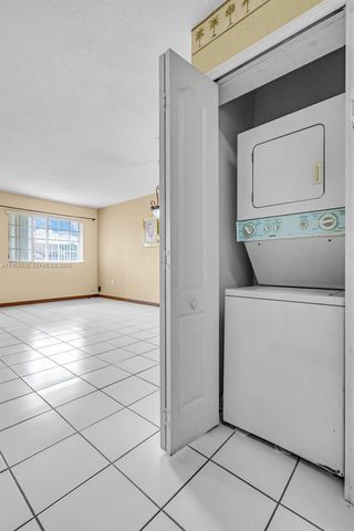 10285 NW 80th Ct 207, Hialeah Gardens, FL 33016