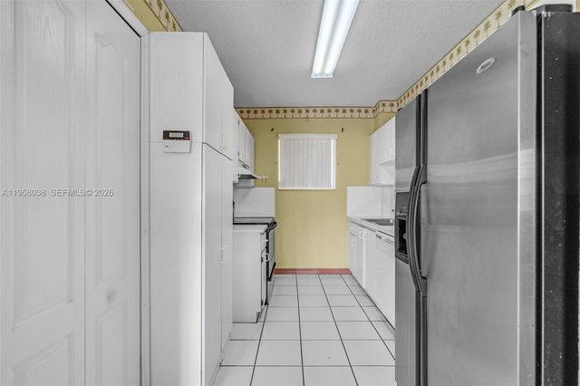 10285 NW 80th Ct 207, Hialeah Gardens, FL 33016