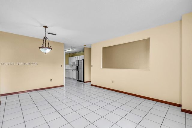 10285 NW 80th Ct 207, Hialeah Gardens, FL 33016