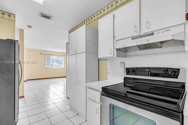 10285 NW 80th Ct 207, Hialeah Gardens, FL 33016