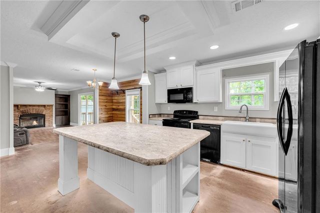 81 Jarrett Lane, Gillsville, GA 30543