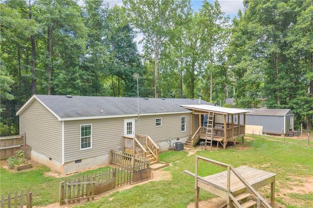 81 Jarrett Lane, Gillsville, GA 30543