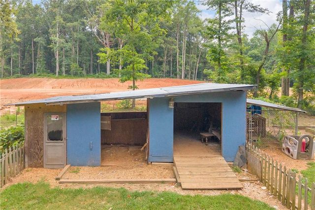 81 Jarrett Lane, Gillsville, GA 30543