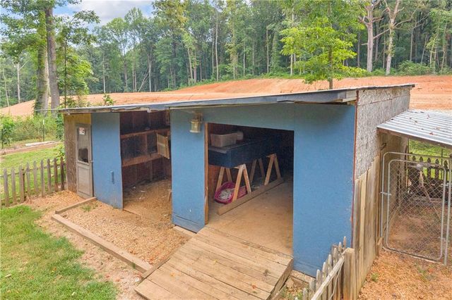 81 Jarrett Lane, Gillsville, GA 30543