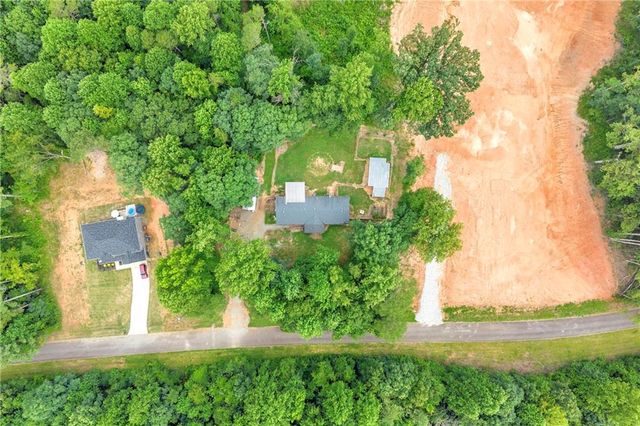 81 Jarrett Lane, Gillsville, GA 30543