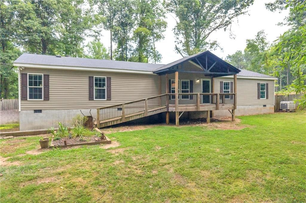 81 Jarrett Lane, Gillsville, GA 30543