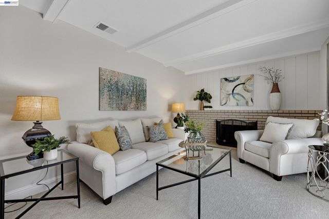 4061 Holland Dr, Pleasanton, CA 94588