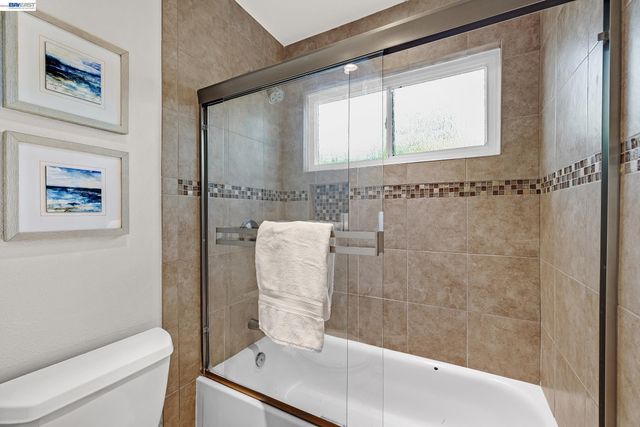 4061 Holland Dr, Pleasanton, CA 94588