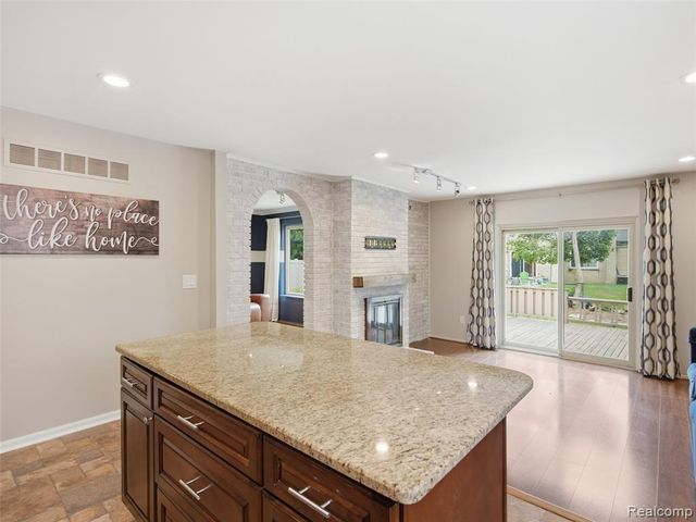 46462 Peach Grove Avenue, Macomb, MI 48044
