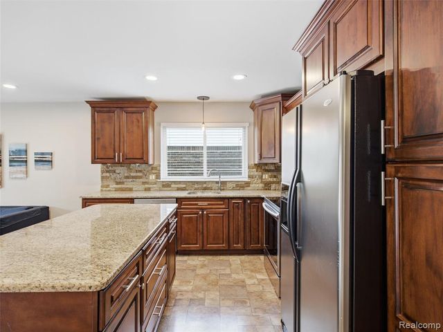 46462 Peach Grove Avenue, Macomb, MI 48044