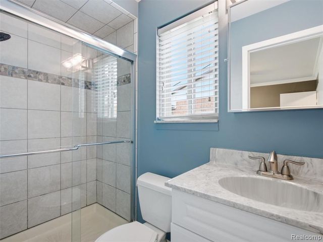 46462 Peach Grove Avenue, Macomb, MI 48044