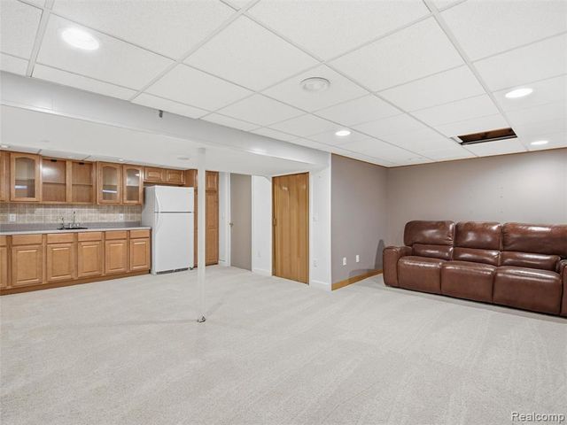 46462 Peach Grove Avenue, Macomb, MI 48044