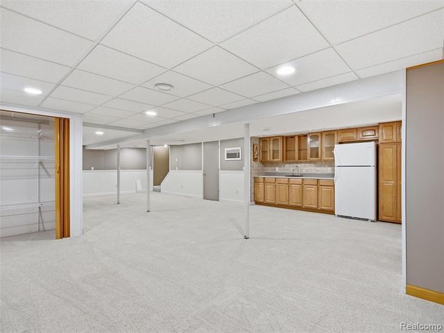 46462 Peach Grove Avenue, Macomb, MI 48044