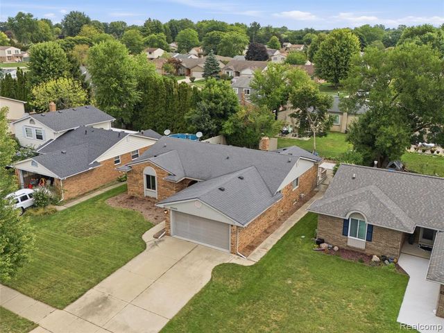 46462 Peach Grove Avenue, Macomb, MI 48044