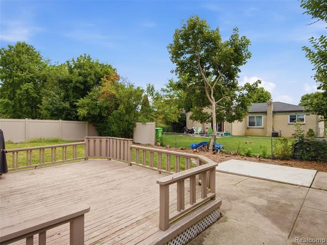 46462 Peach Grove Avenue, Macomb, MI 48044