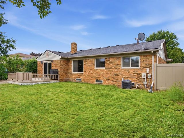 46462 Peach Grove Avenue, Macomb, MI 48044