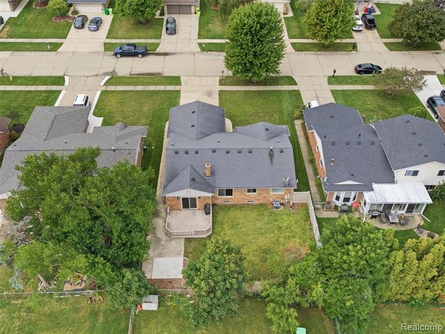 46462 Peach Grove Avenue, Macomb, MI 48044