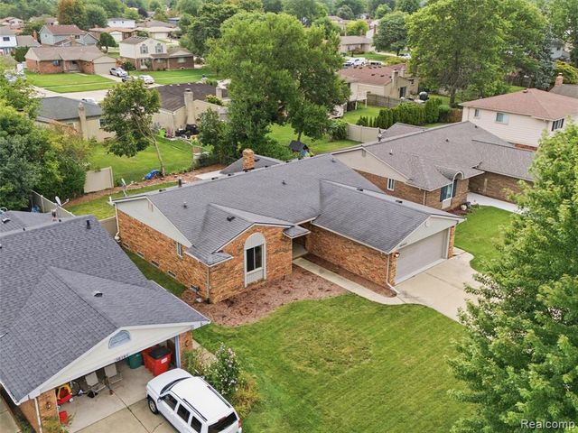 46462 Peach Grove Avenue, Macomb, MI 48044