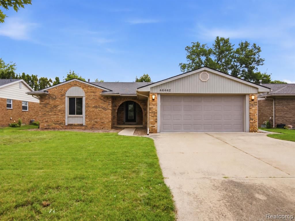 46462 Peach Grove Avenue, Macomb, MI 48044