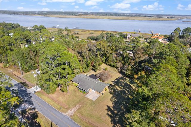 1446 Blythe Island Drive, Brunswick, GA 31523