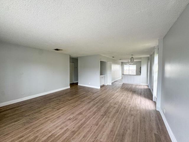 4852 Orleans Court D, West Palm Beach, FL 33415