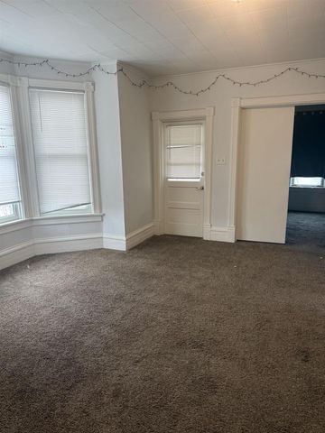 921 S 13TH STREET, Manitowoc, WI 54220